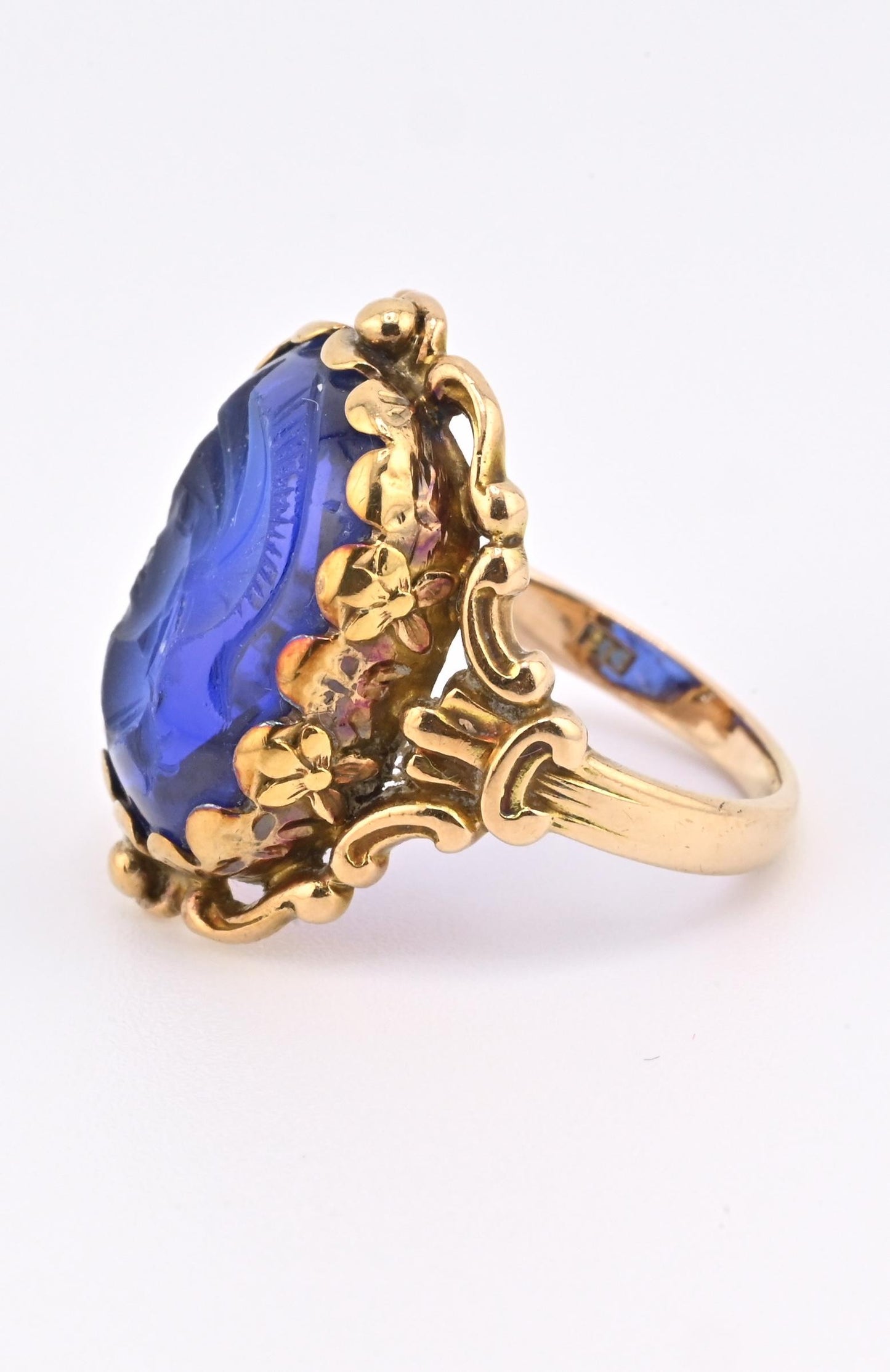 IGI Certified 10K Yellow Gold Carved Spinel Soldier Intaglio Ring Size 5
