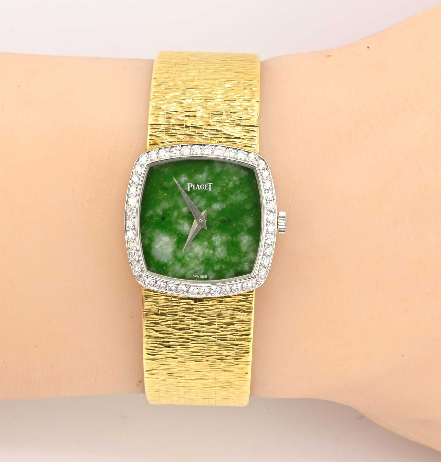 Rare Piaget Jade Dial Ladies Wristwatch 18K Yellow Gold Diamond Bezel 6.5 Inches