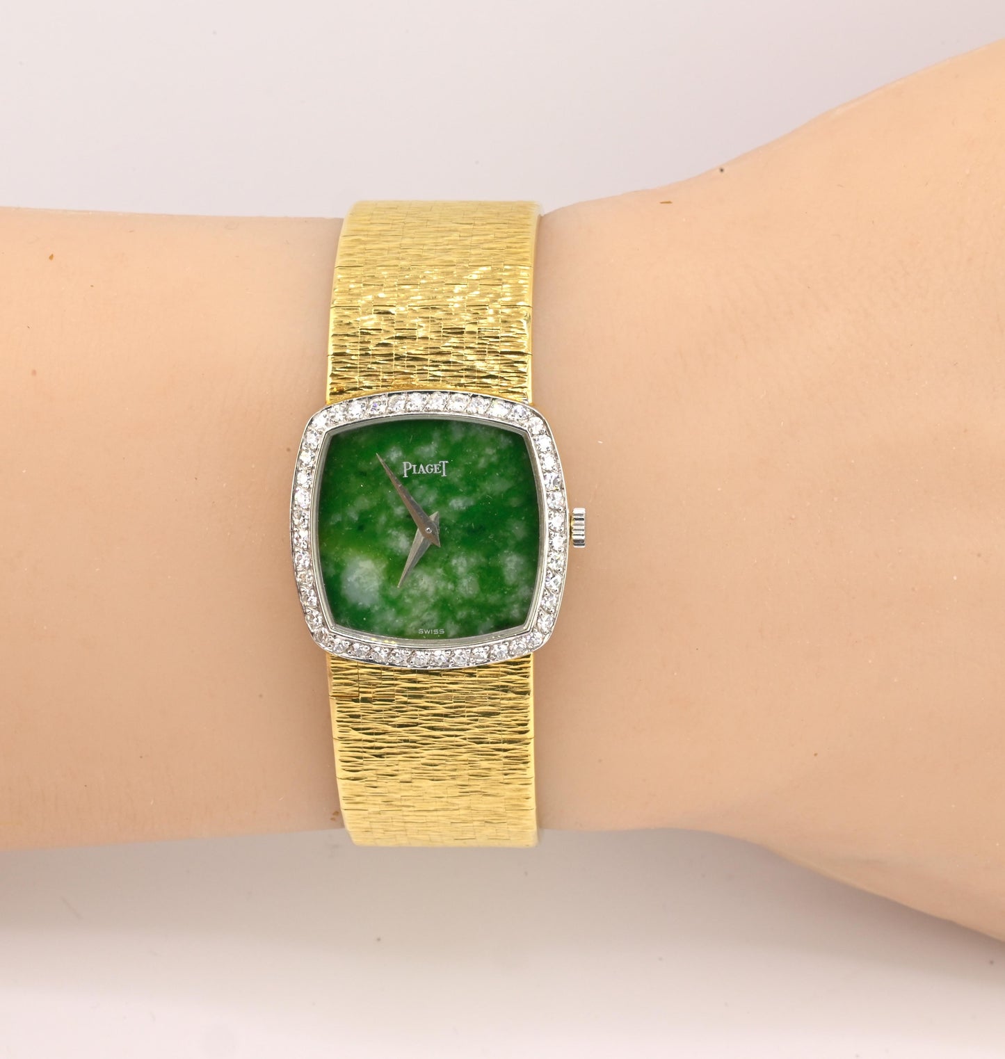 Rare Piaget Jade Dial Ladies Wristwatch 18K Yellow Gold Diamond Bezel 6.5 Inches