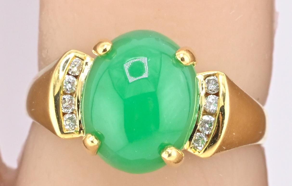 IGI Certified 18K Yellow Gold Chrysoprase & Diamond Ring Size 6