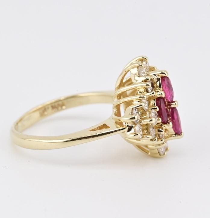 14K Yellow Gold Diamond Cluster Ring 3.05g Size 3