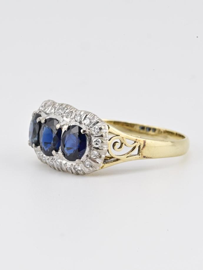 14K Yellow Gold Sapphire & Diamond Ring | Natural Oval Blue Sapphires