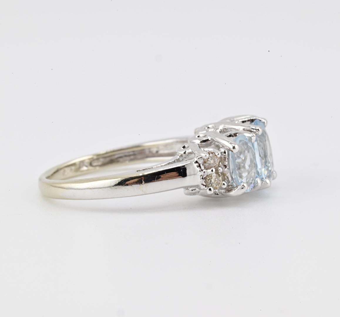 14K White Gold Three Oval Aquamarine & Diamond Ring 5.75 – 3.34 Grams