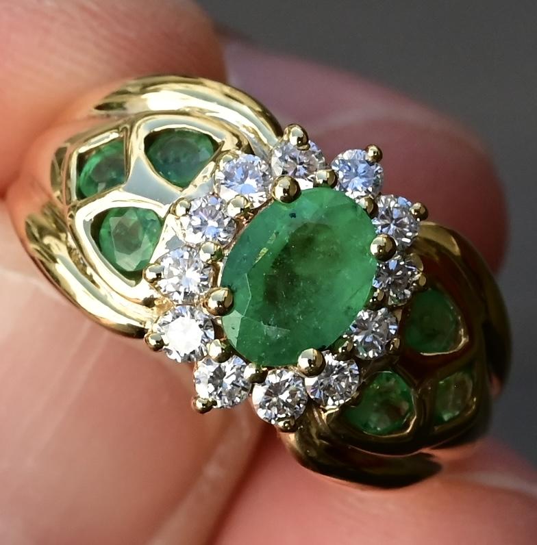 IGI Certified 14K Yellow Gold Emerald & Diamond Cluster Ring – 1.40 TCW, Size 6