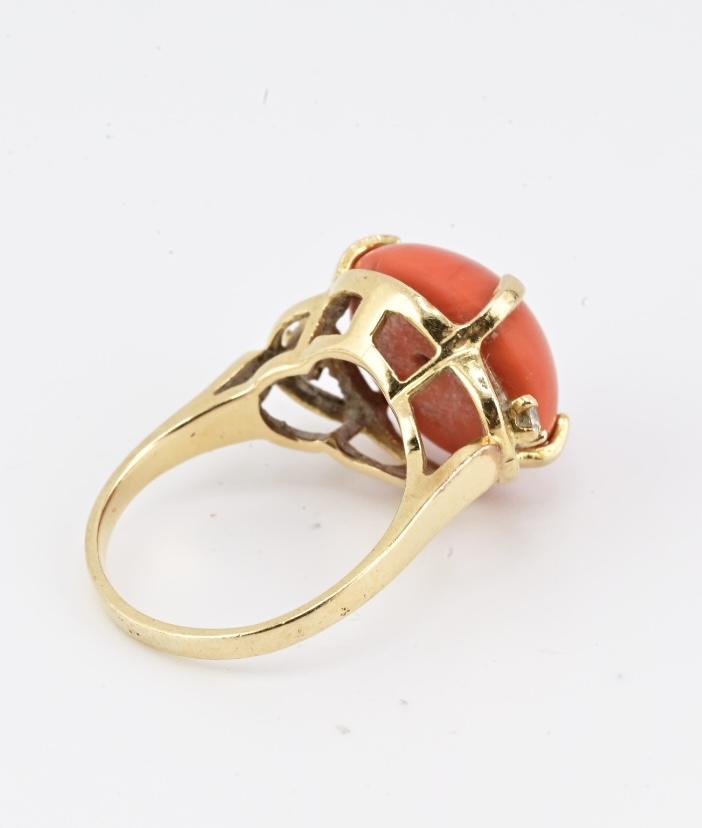 14K Yellow Gold Natural Coral & Diamond Ring 5.89g Size 6.5 Coral 14mm