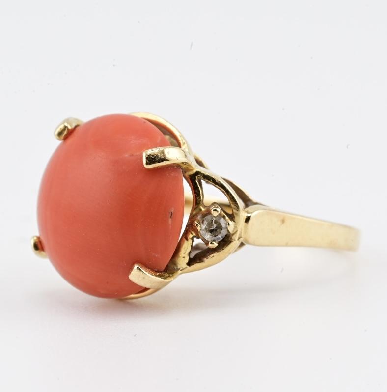 14K Yellow Gold Natural Coral & Diamond Ring 5.89g Size 6.5 Coral 14mm
