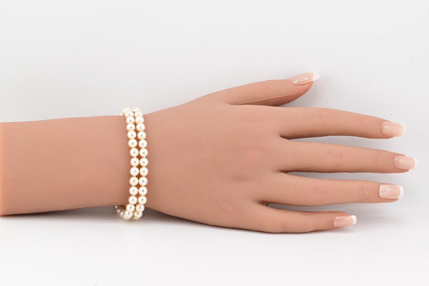 Mikimoto 18K Yellow Gold Pearl Bracelet 7” Length 5.5mm Pearls Marked 750
