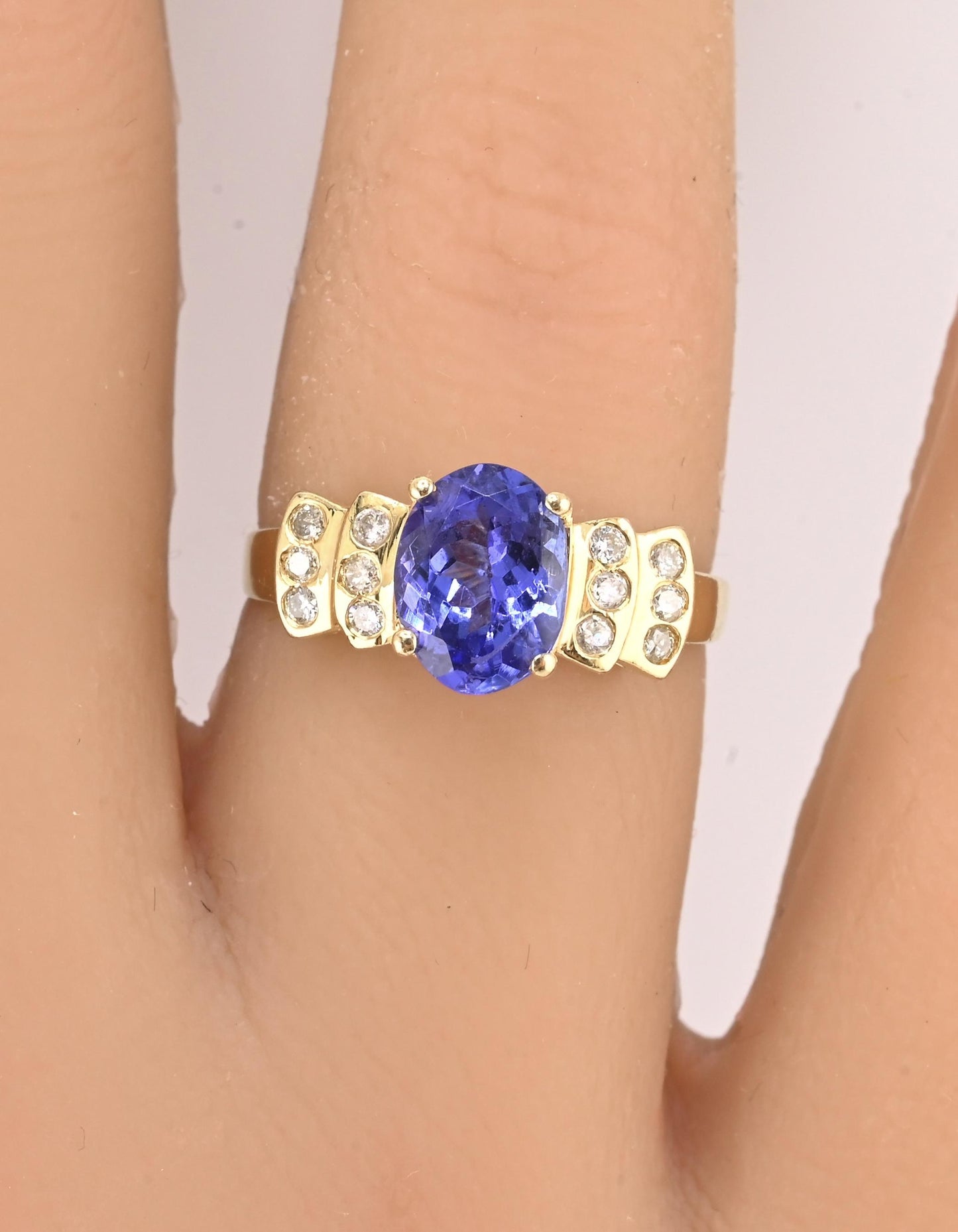 14K Yellow Gold Tanzanite Ring • 1.22ct Oval Tanzanite Diamond Accents Size 7