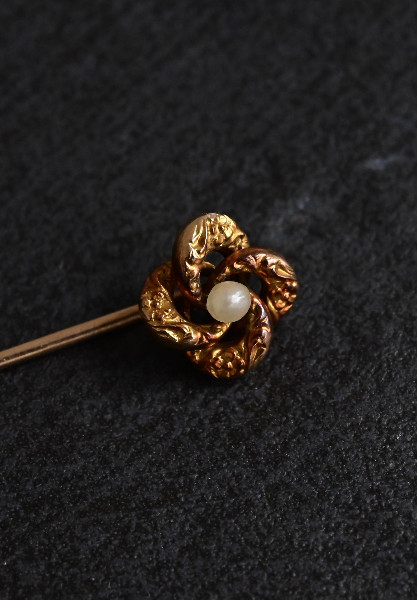 Antique 10K Yellow Gold Pearl Stick Pin 2.25" Floral Design 0.99g