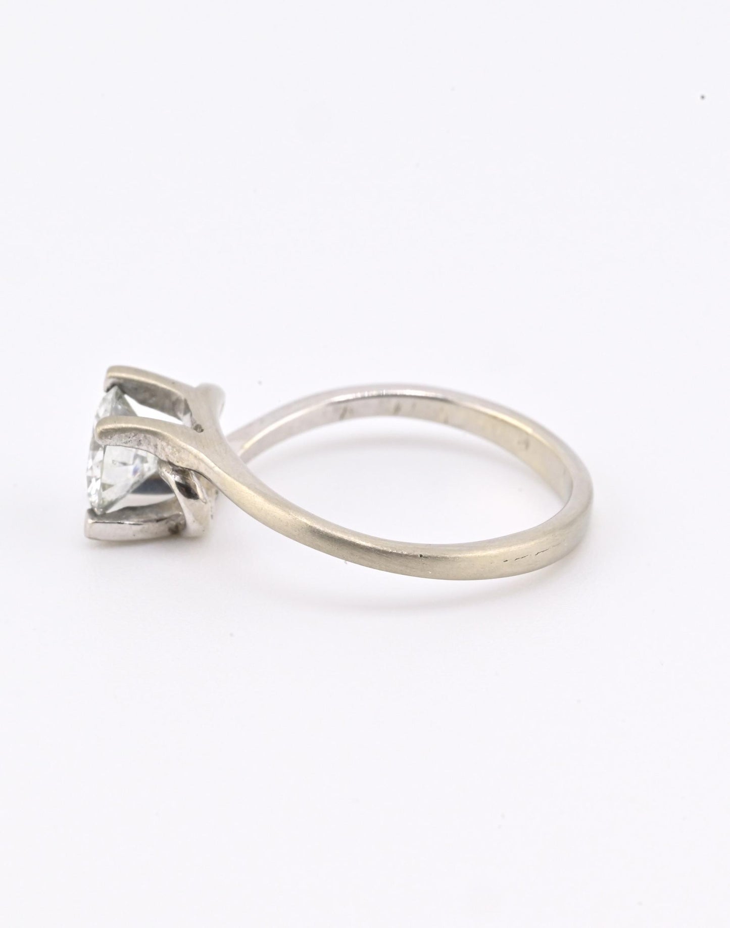 18K White Gold Solitaire Diamond Ring – 0.75 Carat, IGI Certified, Size 5