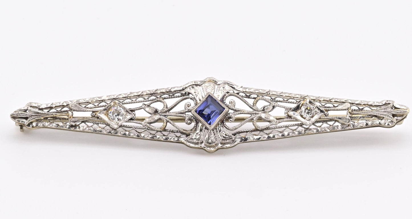 Art Deco Brooch in 14K White Gold with Blue Sapphire & Diamonds IGI Certified