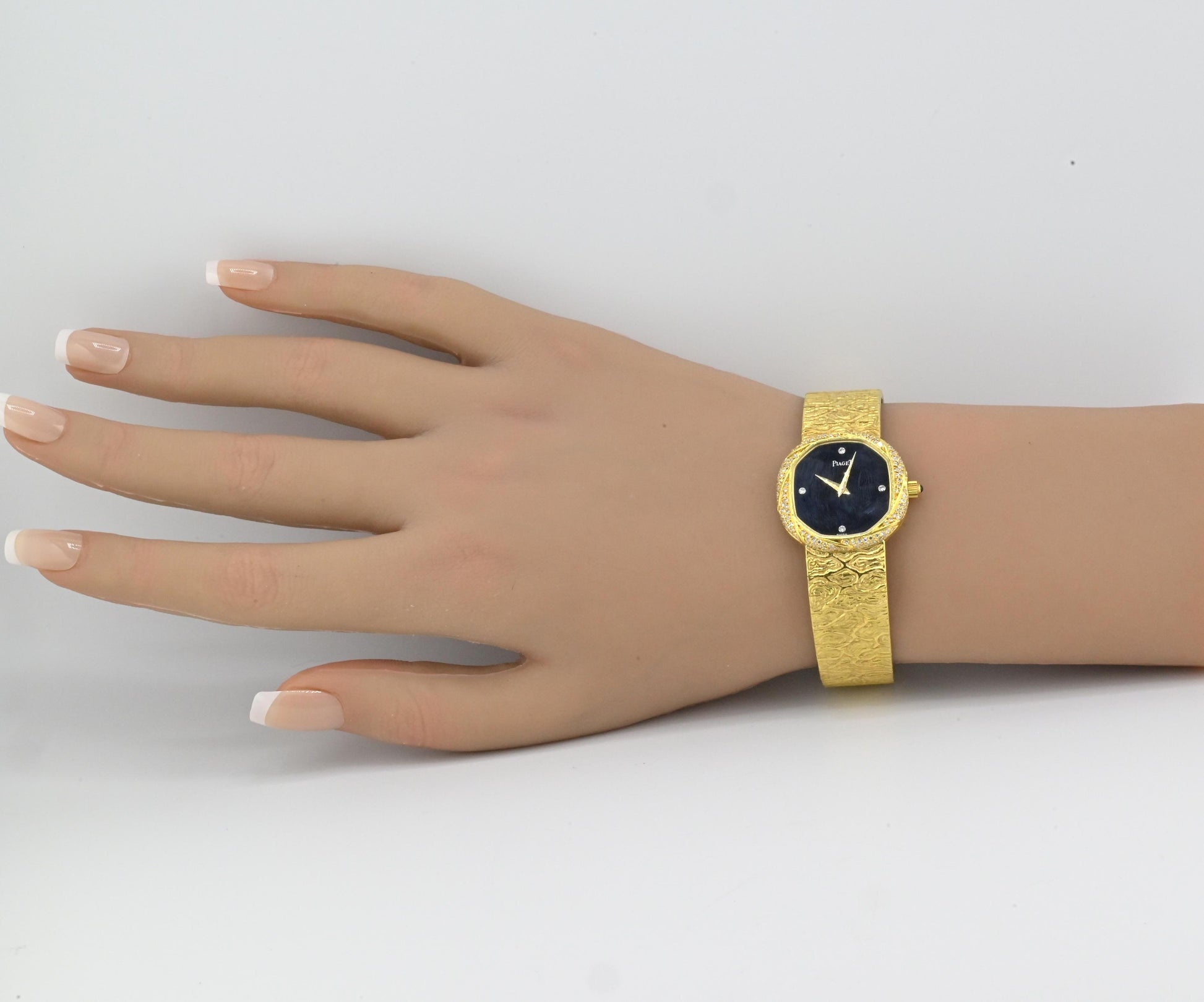 18K Yellow Gold Piaget Watch Diamond Bezel 73.14 Grams 18.1 CM Diamond Dial