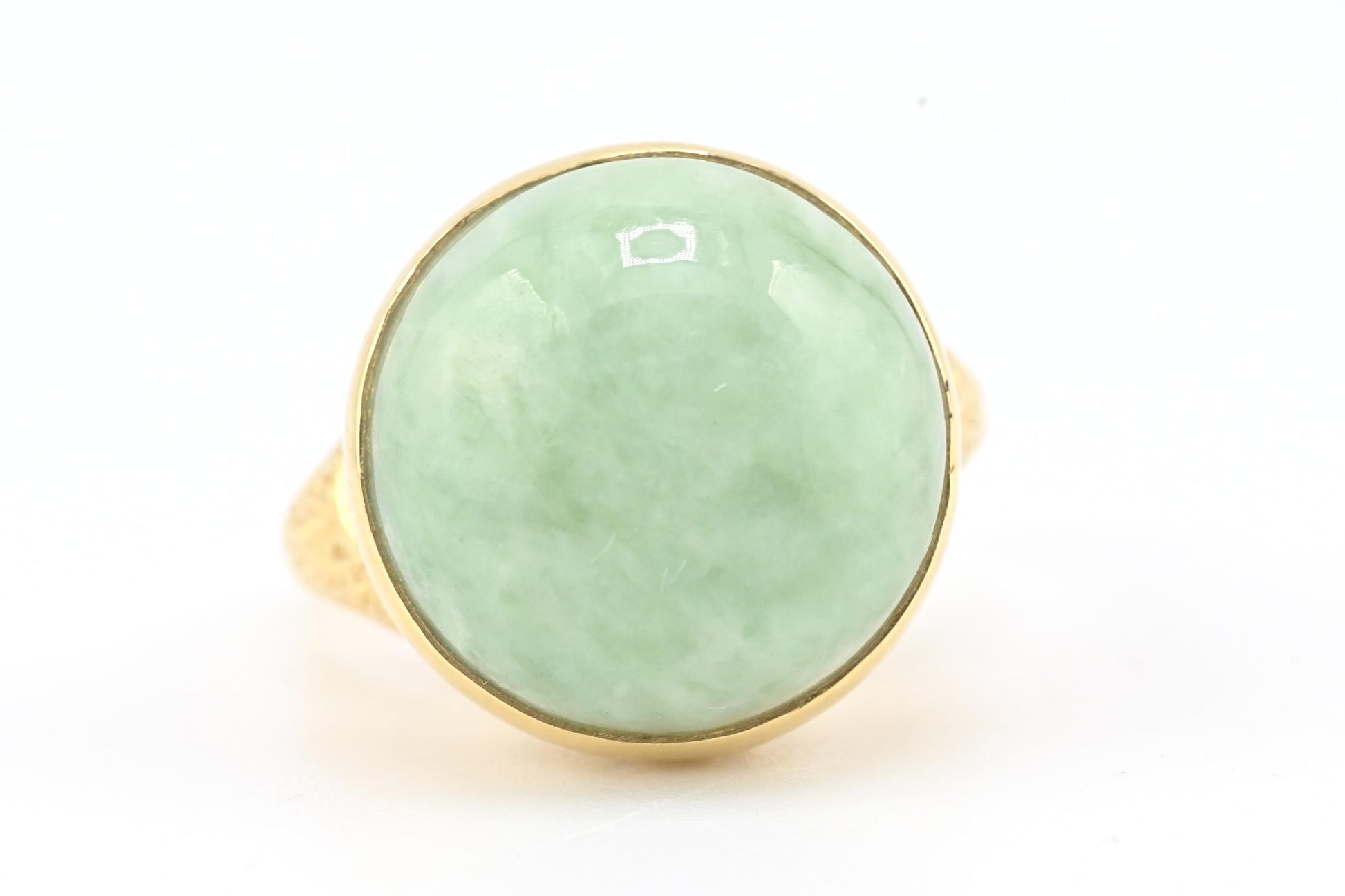 Natural Green Jade Cabochon Ring in 14K Yellow Gold (Round, 12.90ct) IGI Cert.