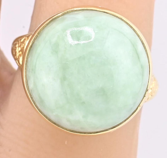 Natural Green Jade Cabochon Ring in 14K Yellow Gold (Round, 12.90ct) IGI Cert.
