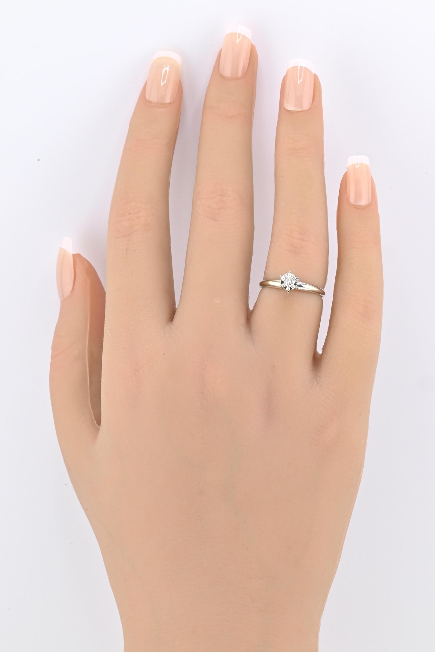 IGI Certified 14K White Gold Solitaire Diamond Ring Round Brillant Diamond