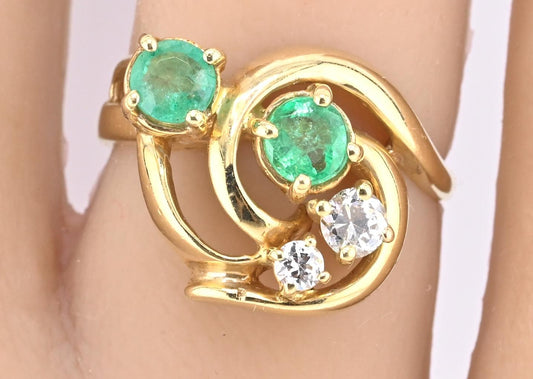IGI Certified 14K Yellow Gold Ring with 0.70ct Natural Emeralds 0.25ct Diamonds