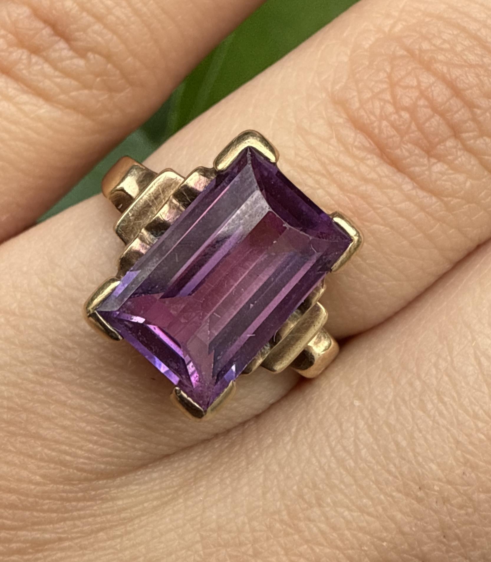 10K Yellow Gold Sapphire Ring Art Deco / Retro Era IGI Certified Size 6.75