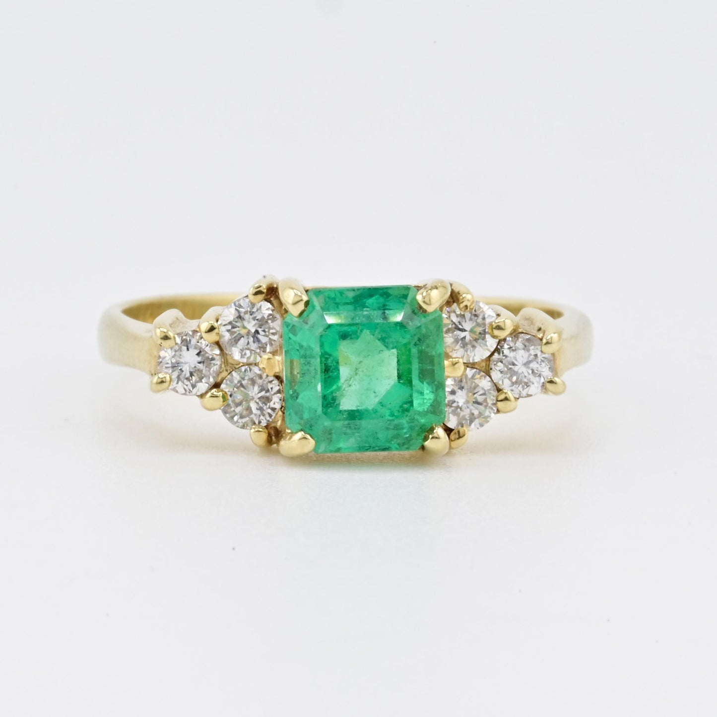 18K Yellow Gold Emerald And Diamond Ring Minor Oil Colombian IGI Certified