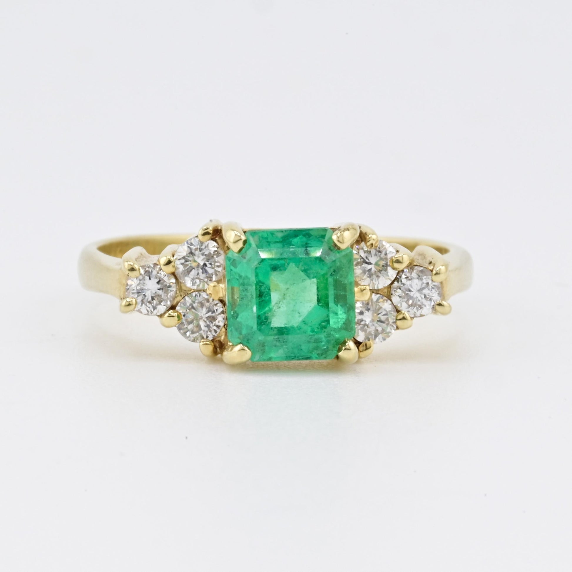 18K Yellow Gold Emerald And Diamond Ring Minor Oil Colombian IGI Certified