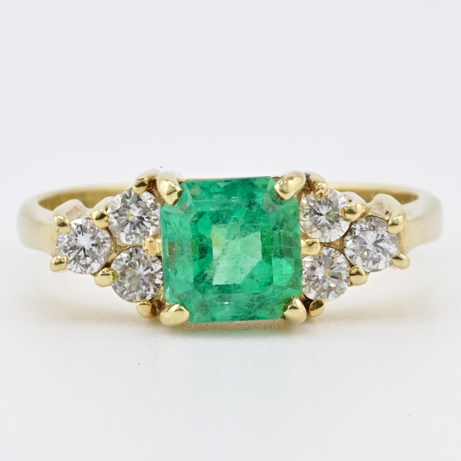18K Yellow Gold Emerald And Diamond Ring Minor Oil Colombian IGI Certified