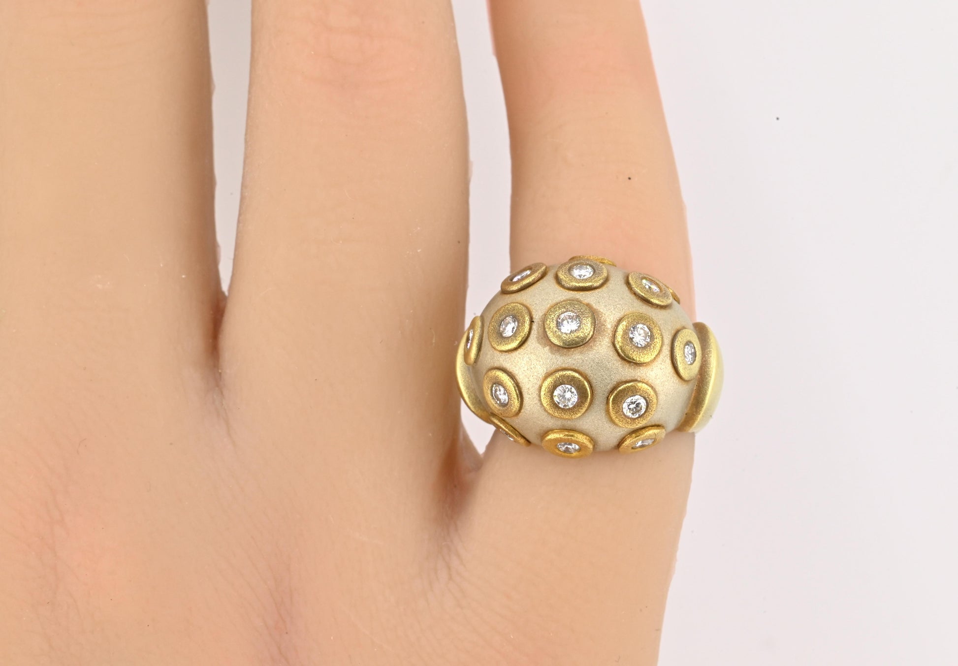 IGI Certified Diana Vincent 18K Gold Dome Diamond Ring Size 4