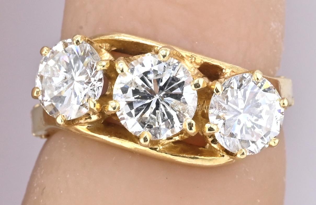 IGI Certified 14K Yellow Gold 3-Stone Diamond Ring 2.25ctw Ring Size 4.25