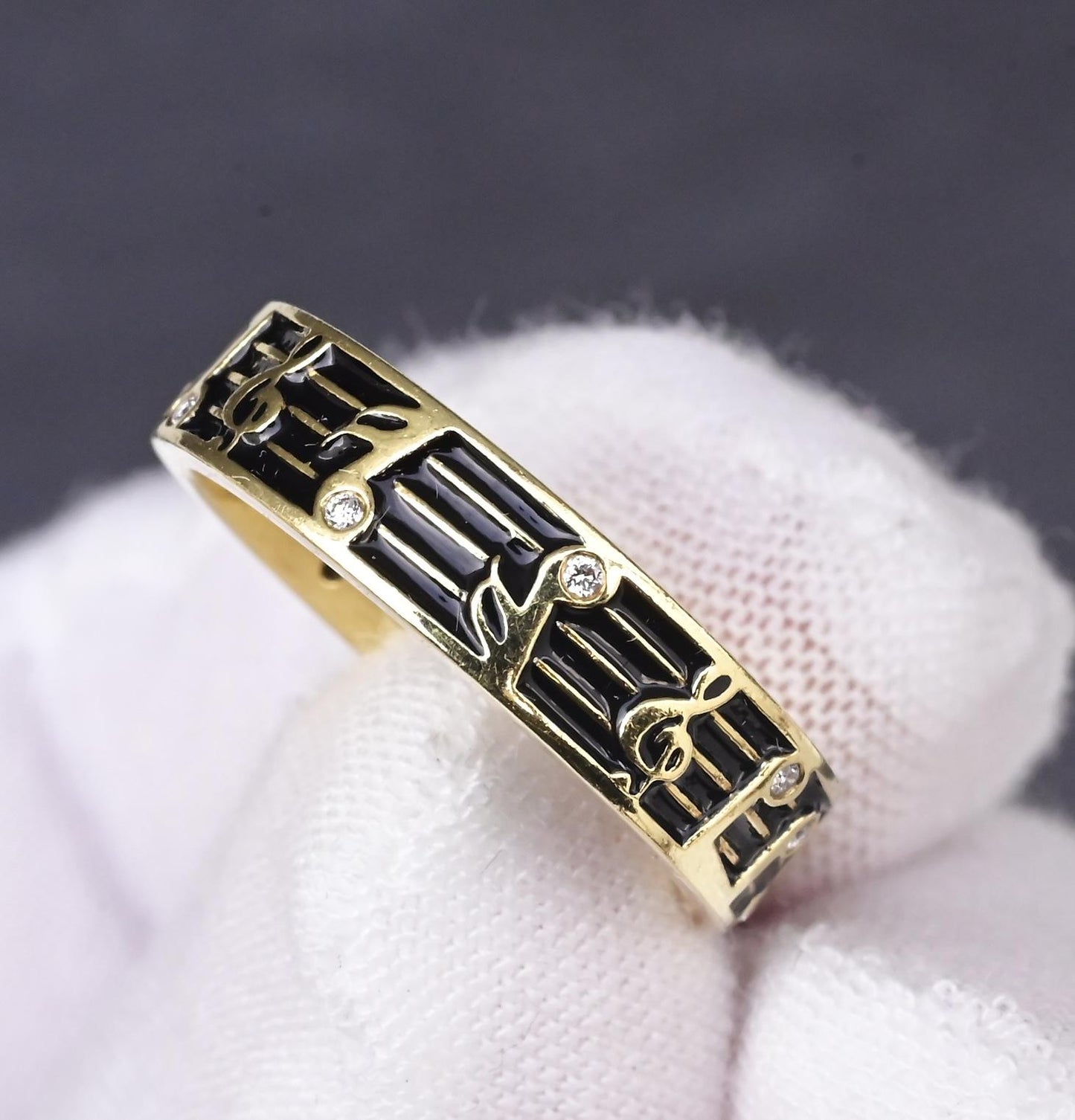 18K Hidalgo Music Note Band Ring w/ Diamonds – 6g, Size 6.25, 12 Diamonds