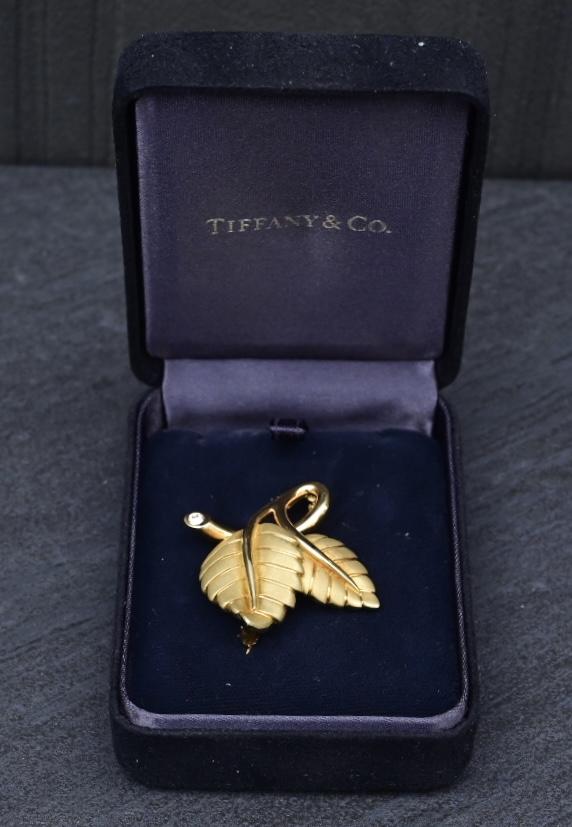 Tiffany & Co 18K Gold Strawberry Leaf Diamond Brooch 16.94g w/ Box