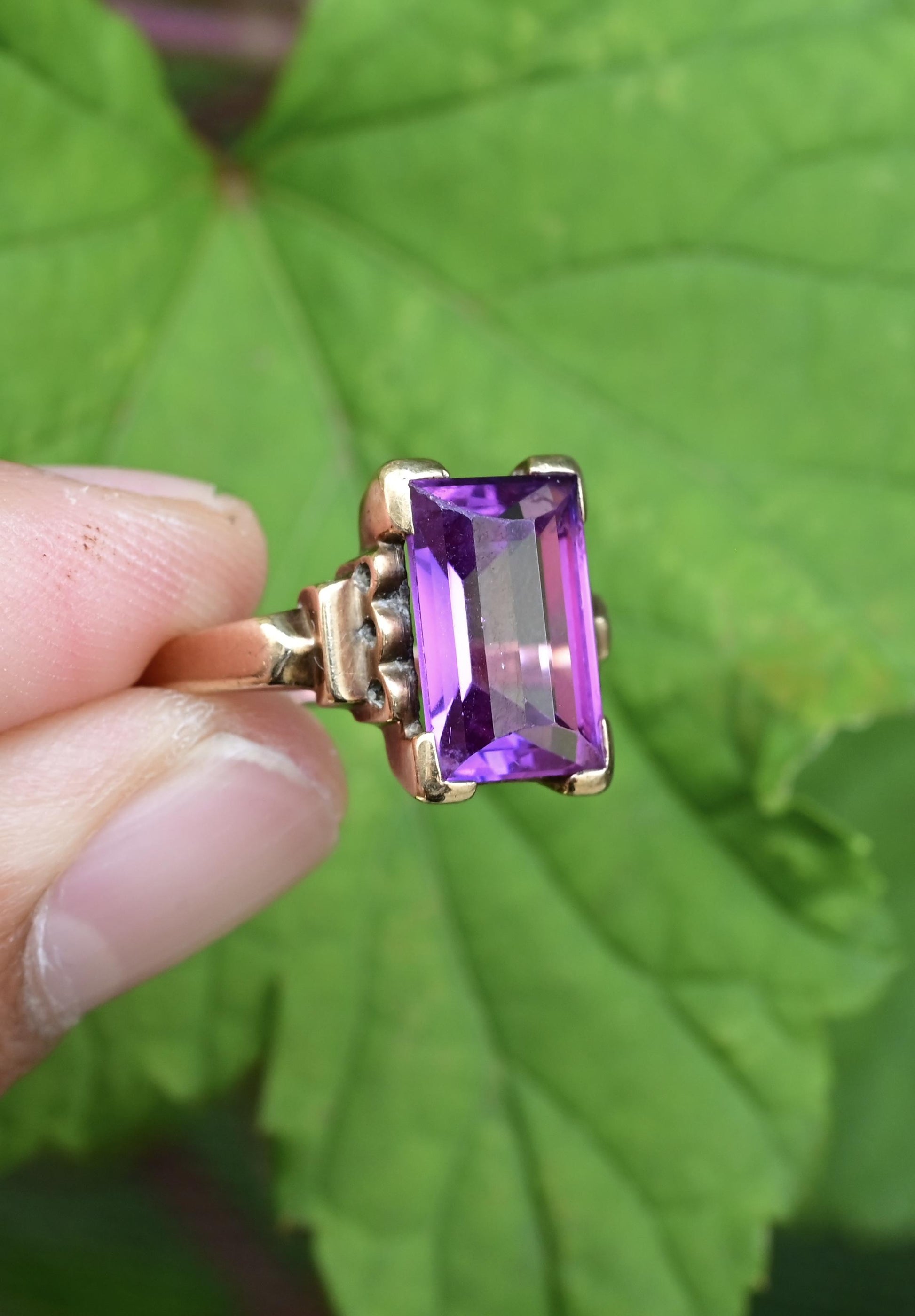 10K Yellow Gold Sapphire Ring Art Deco / Retro Era IGI Certified Size 6.75