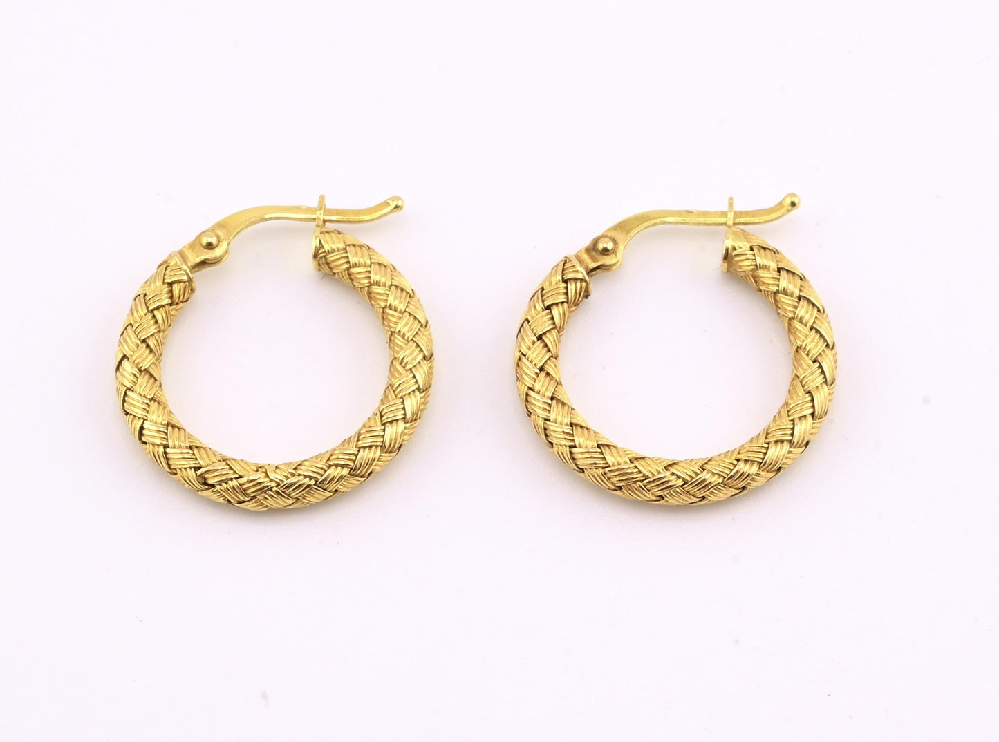 Roberto Coin Braided Hoop Earrings | Yellow Gold Woven Design | 4.16 Grams |