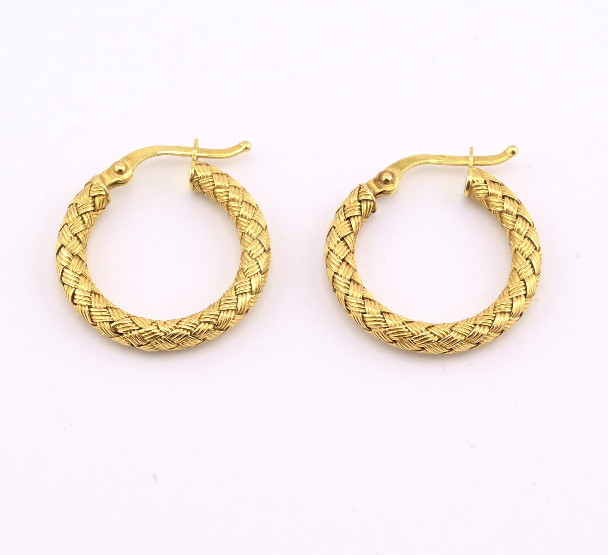 Roberto Coin Braided Hoop Earrings | Yellow Gold Woven Design | 4.16 Grams |