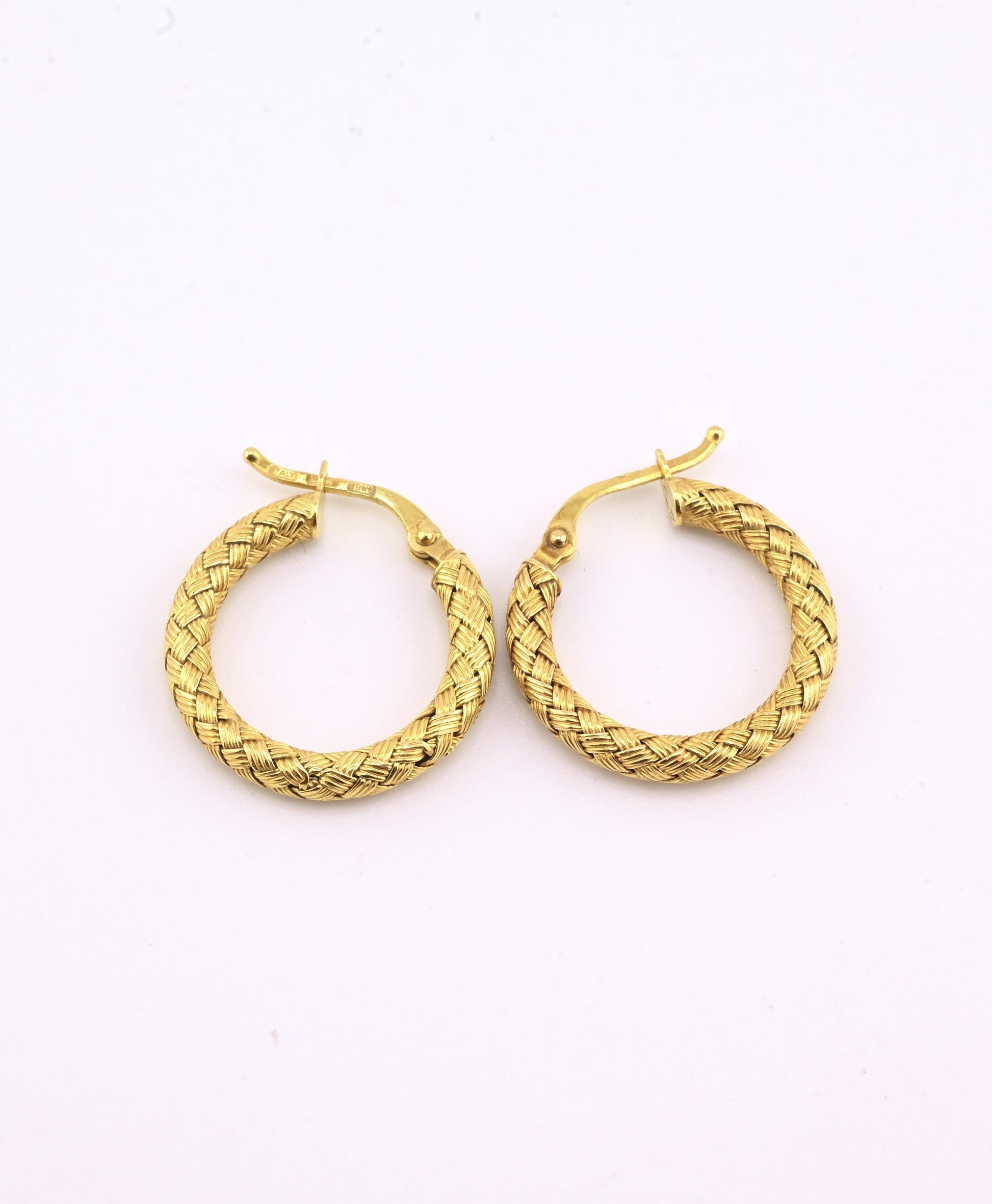Roberto Coin Braided Hoop Earrings | Yellow Gold Woven Design | 4.16 Grams |
