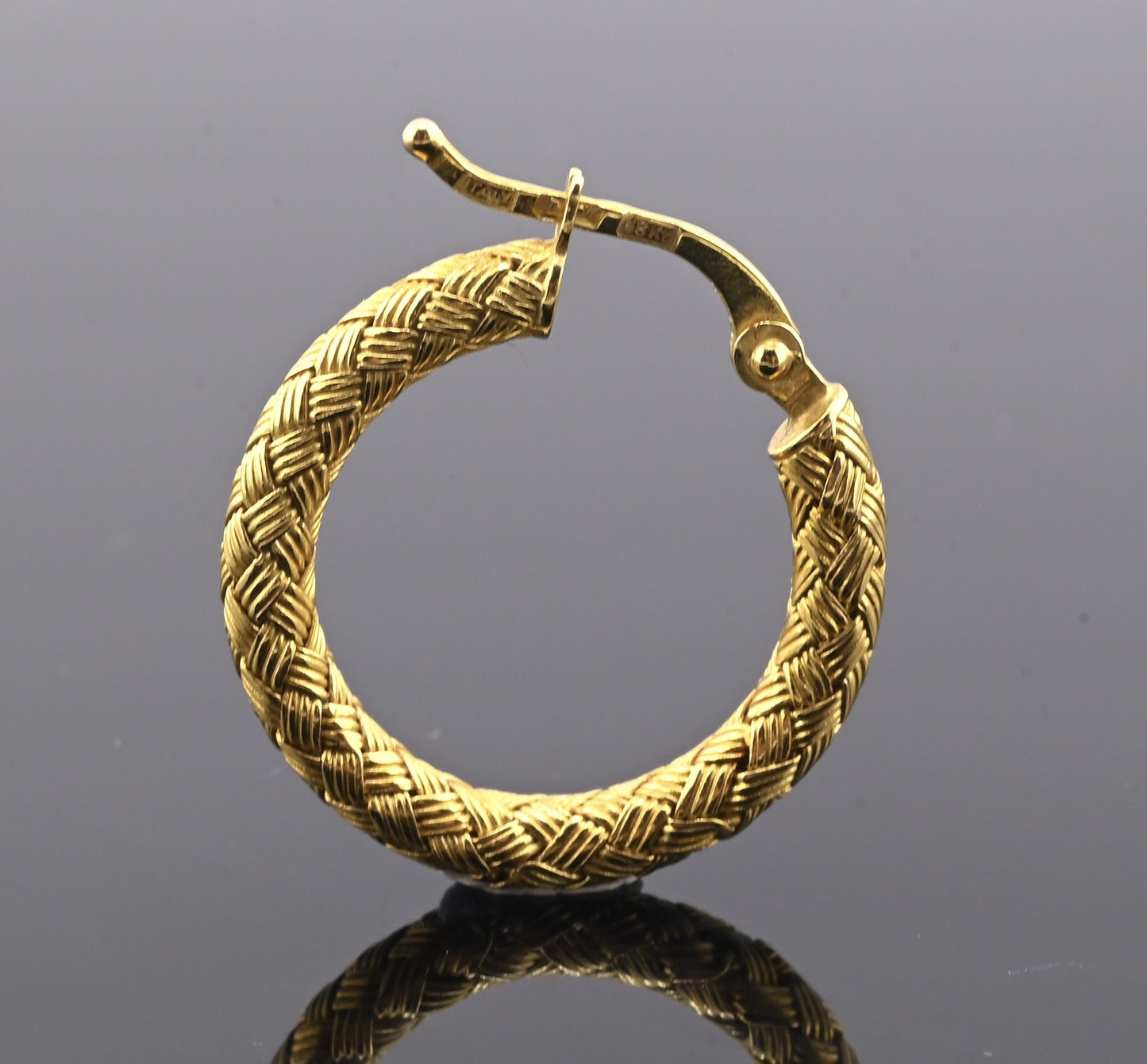 Roberto Coin Braided Hoop Earrings | Yellow Gold Woven Design | 4.16 Grams |
