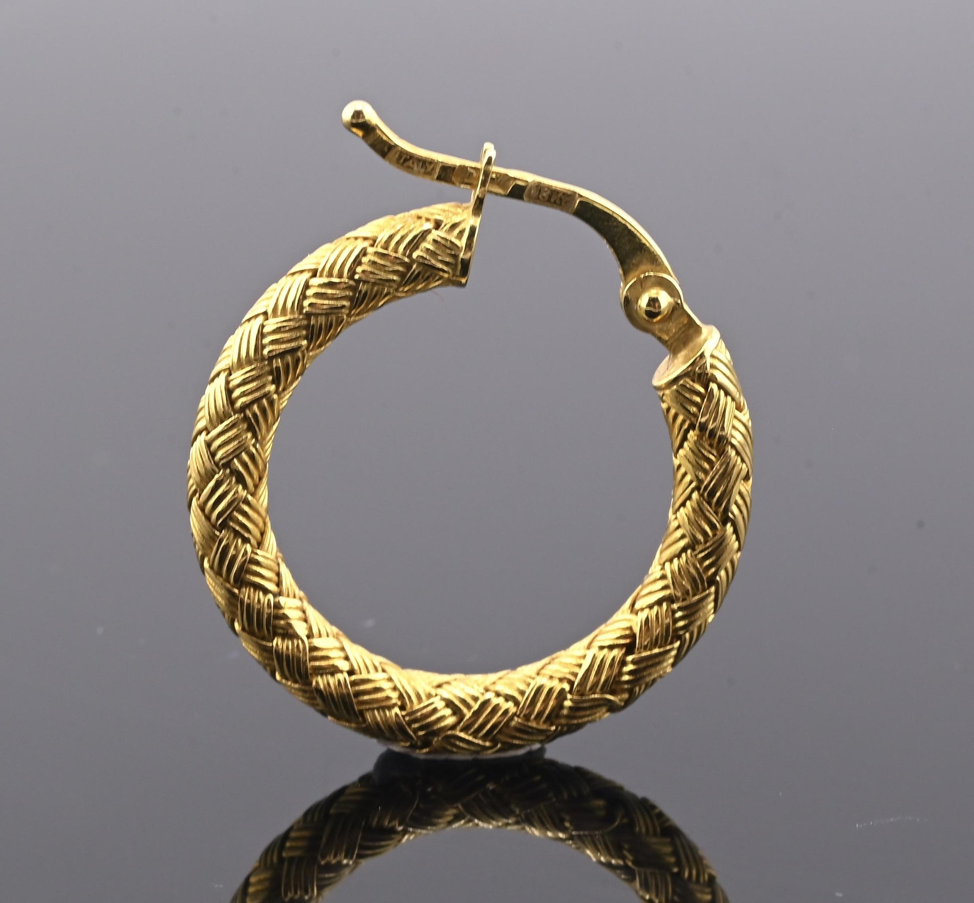 Roberto Coin Braided Hoop Earrings | Yellow Gold Woven Design | 4.16 Grams |