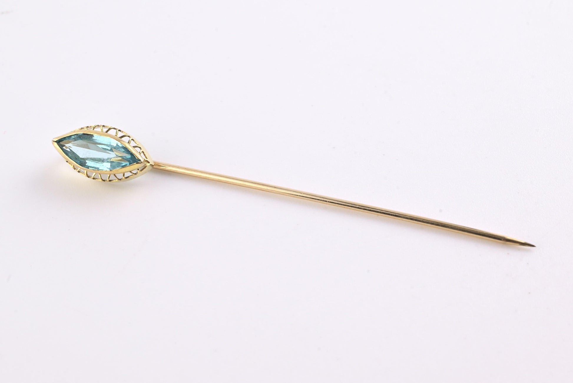 Vintage 10K Yellow Gold Stick Pin Blue Spinel Lab Grown Lapel Tie Pin Estate 2.5