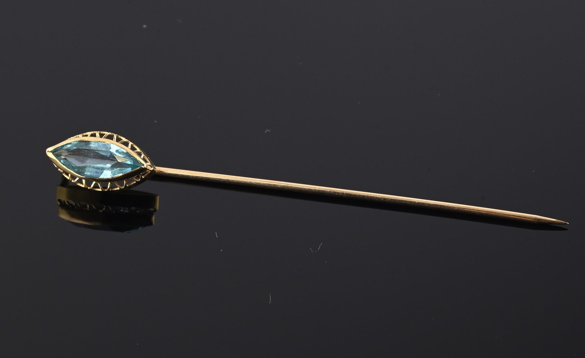Vintage 10K Yellow Gold Stick Pin Blue Spinel Lab Grown Lapel Tie Pin Estate 2.5