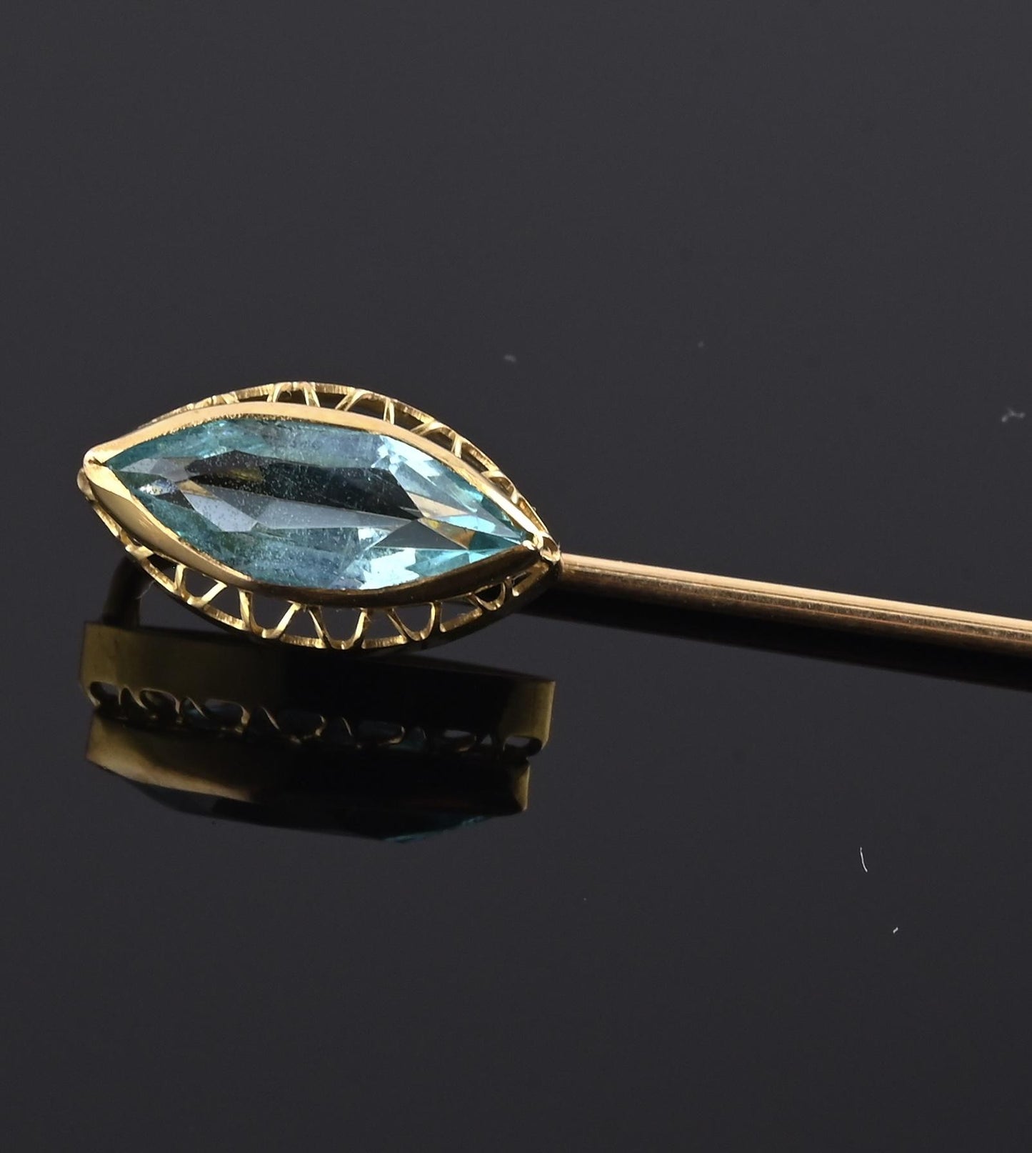 Vintage 10K Yellow Gold Stick Pin Blue Spinel Lab Grown Lapel Tie Pin Estate 2.5