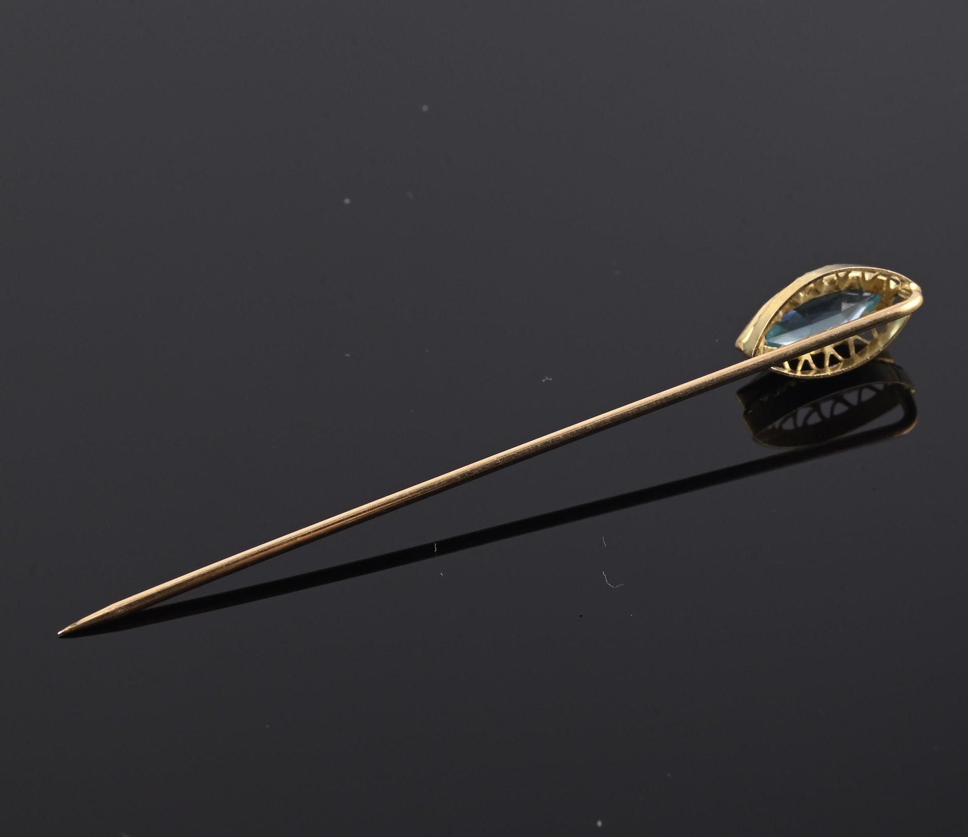 Vintage 10K Yellow Gold Stick Pin Blue Spinel Lab Grown Lapel Tie Pin Estate 2.5