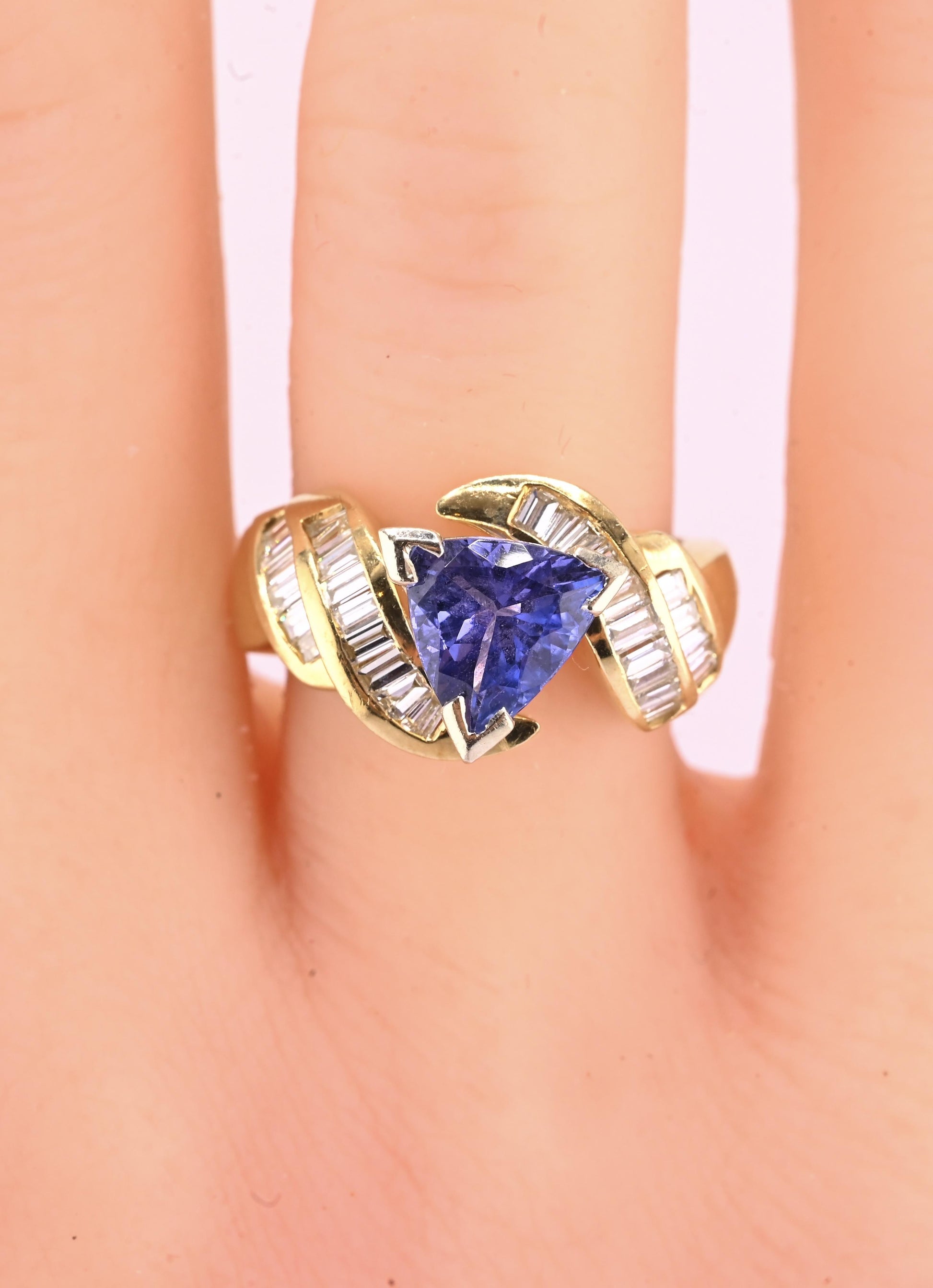 IGA Certified 1.40ct Natural Tanzanite & 0.75ctw Diamond 14K Gold Ring | Size 6