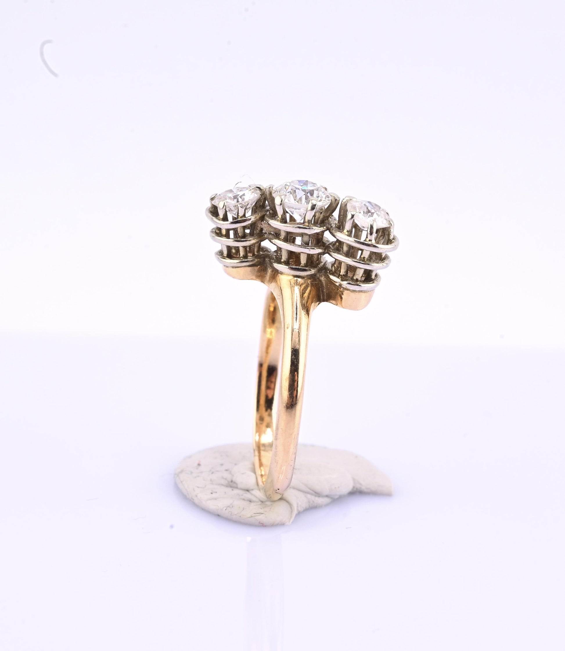 Antique Art Deco 14K Yellow Gold 3 Diamond Ring Ring Size 6 3.10 Grams