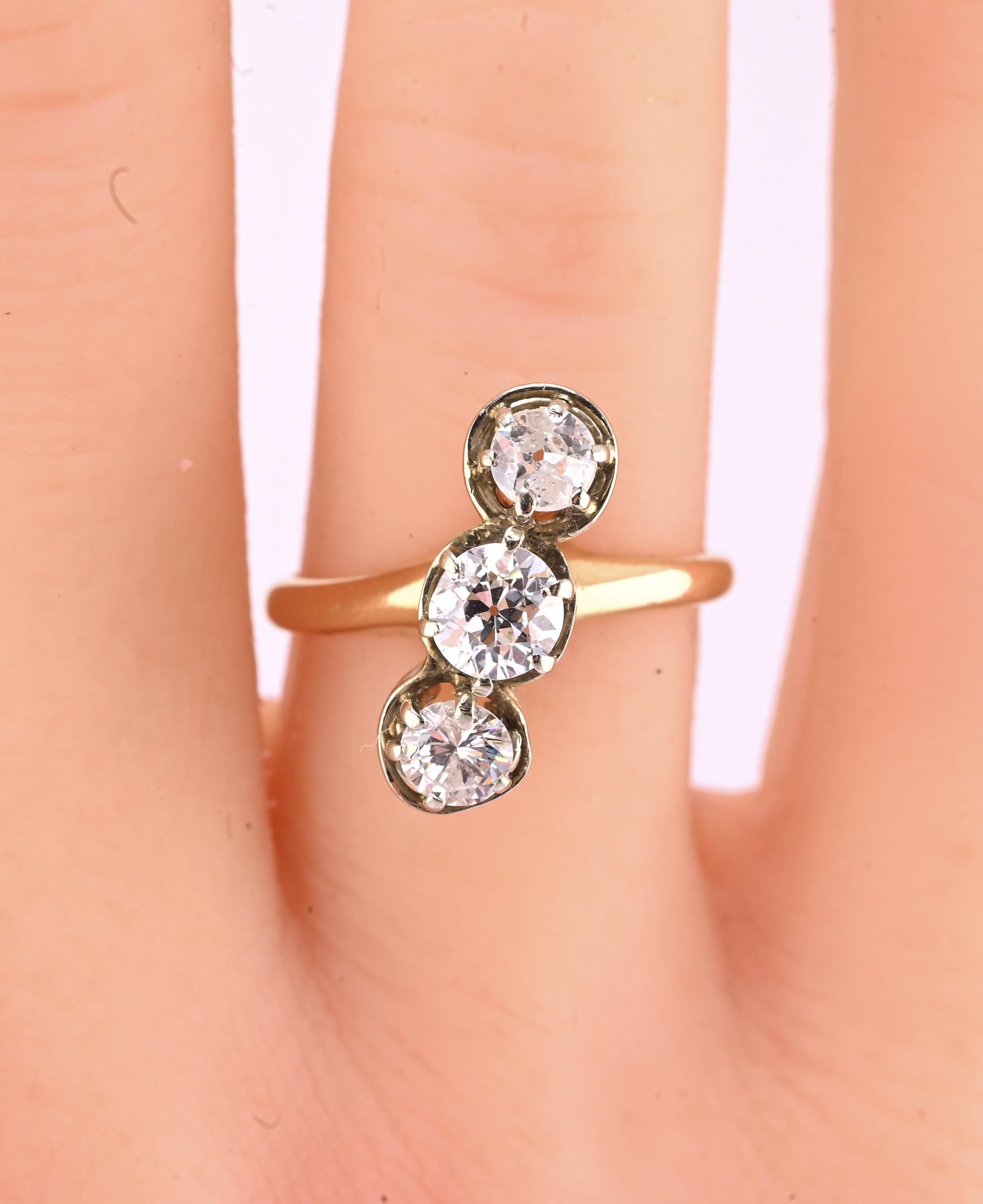 Antique Art Deco 14K Yellow Gold 3 Diamond Ring Ring Size 6 3.10 Grams