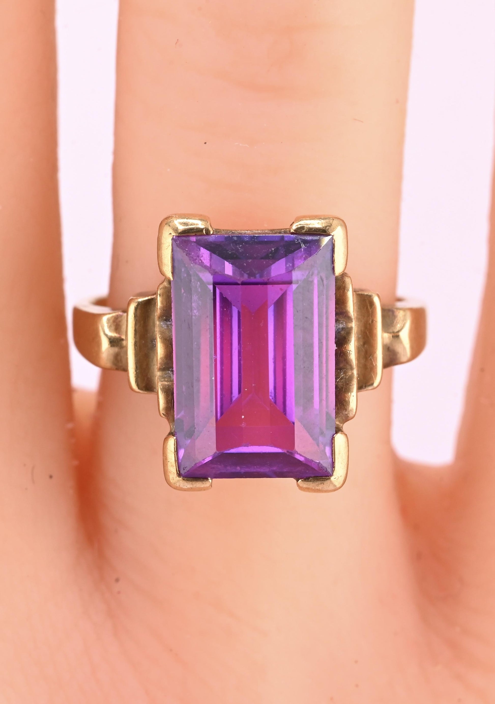 10K Yellow Gold Sapphire Ring Art Deco / Retro Era IGI Certified Size 6.75