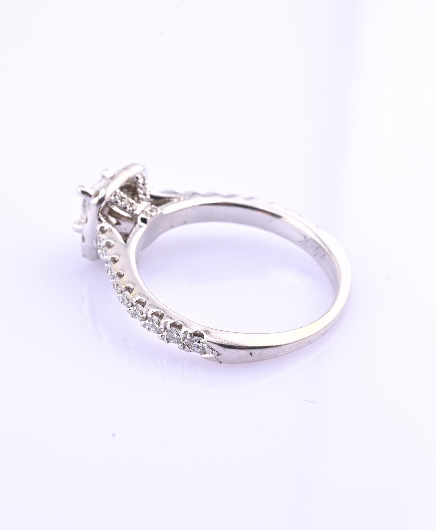 14K White Gold IGI Certified Natural Diamond Halo Ring 0.95 TCW Size 6