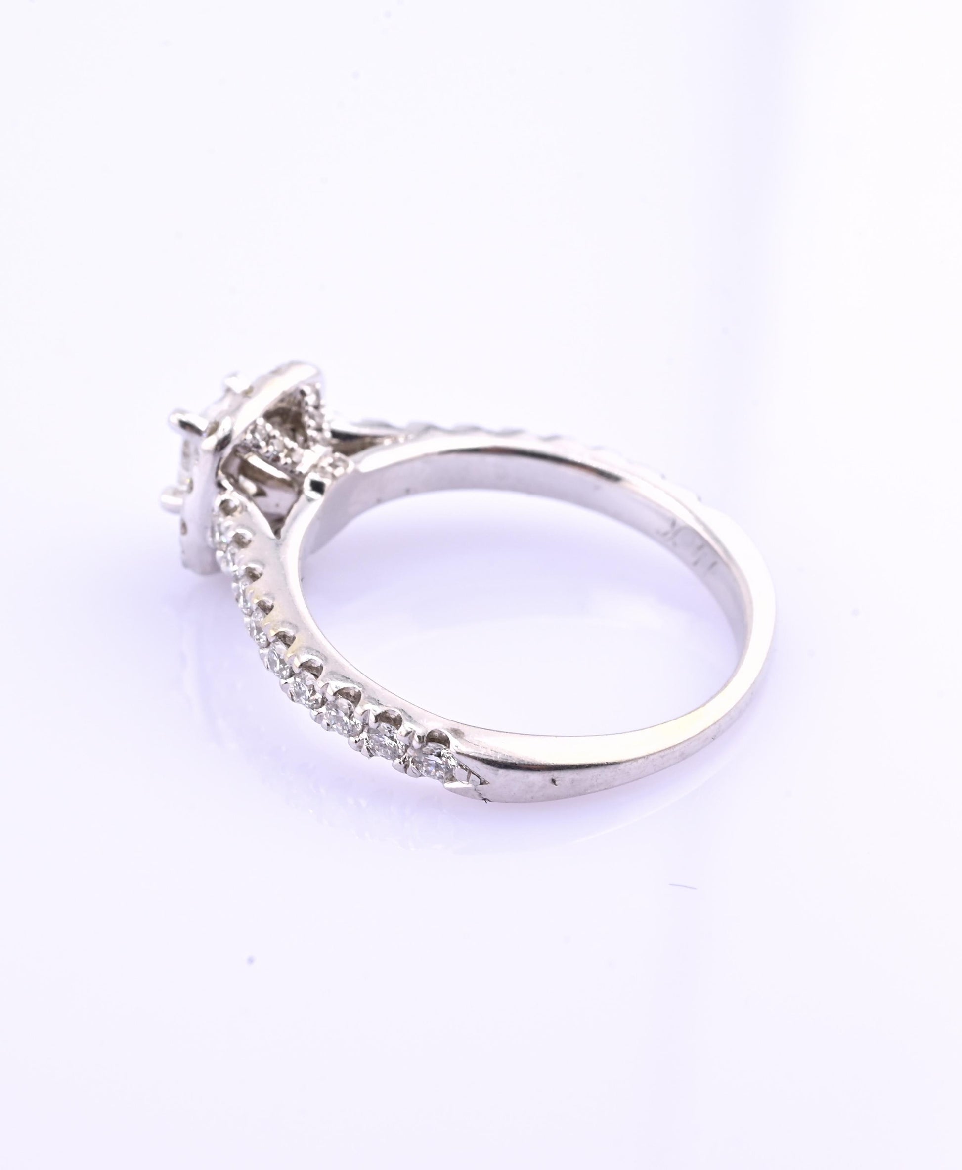 14K White Gold IGI Certified Natural Diamond Halo Ring 0.95 TCW Size 6
