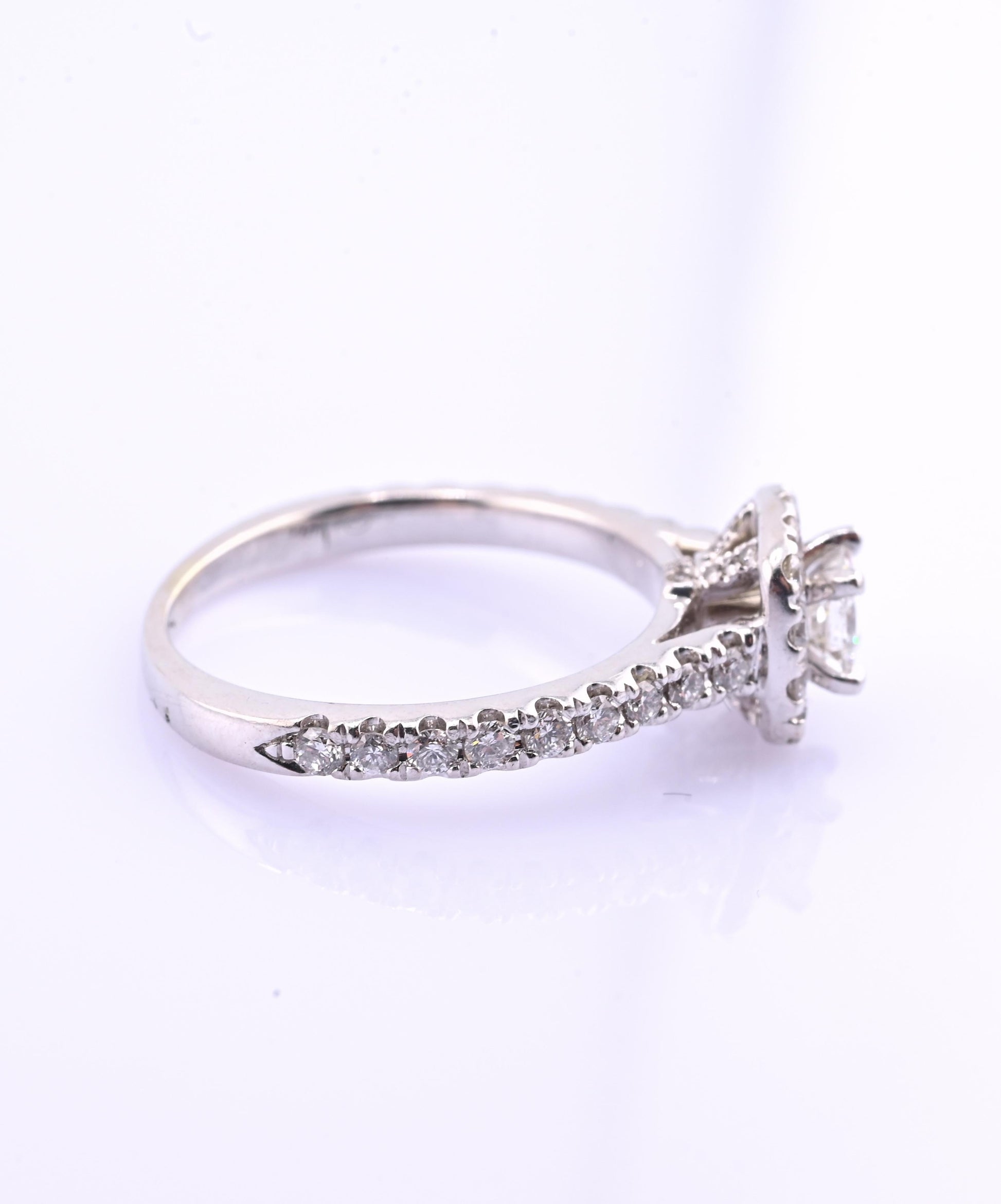 14K White Gold IGI Certified Natural Diamond Halo Ring 0.95 TCW Size 6