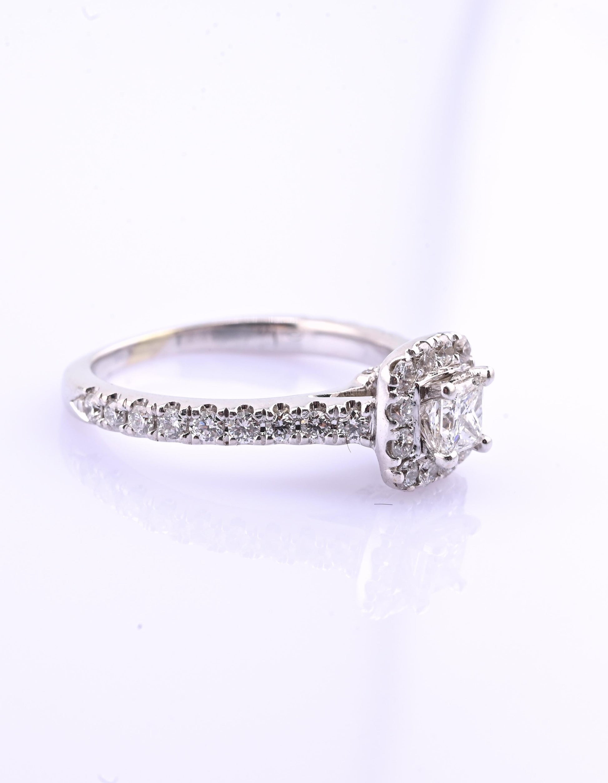 14K White Gold IGI Certified Natural Diamond Halo Ring 0.95 TCW Size 6