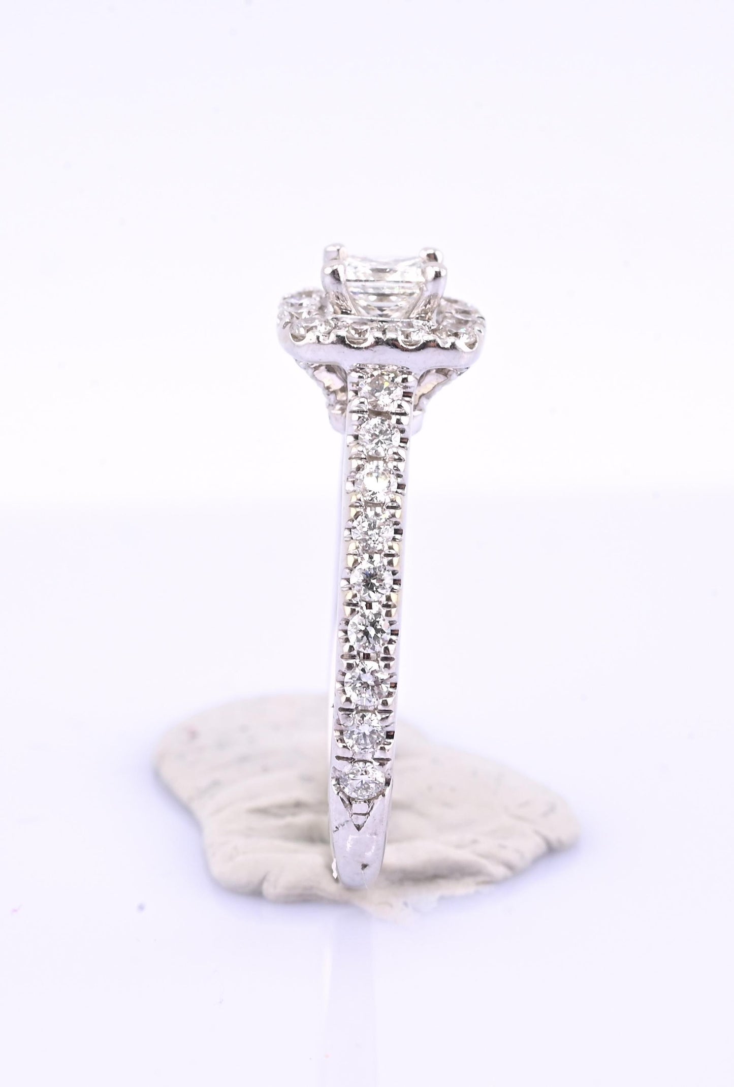 14K White Gold IGI Certified Natural Diamond Halo Ring 0.95 TCW Size 6