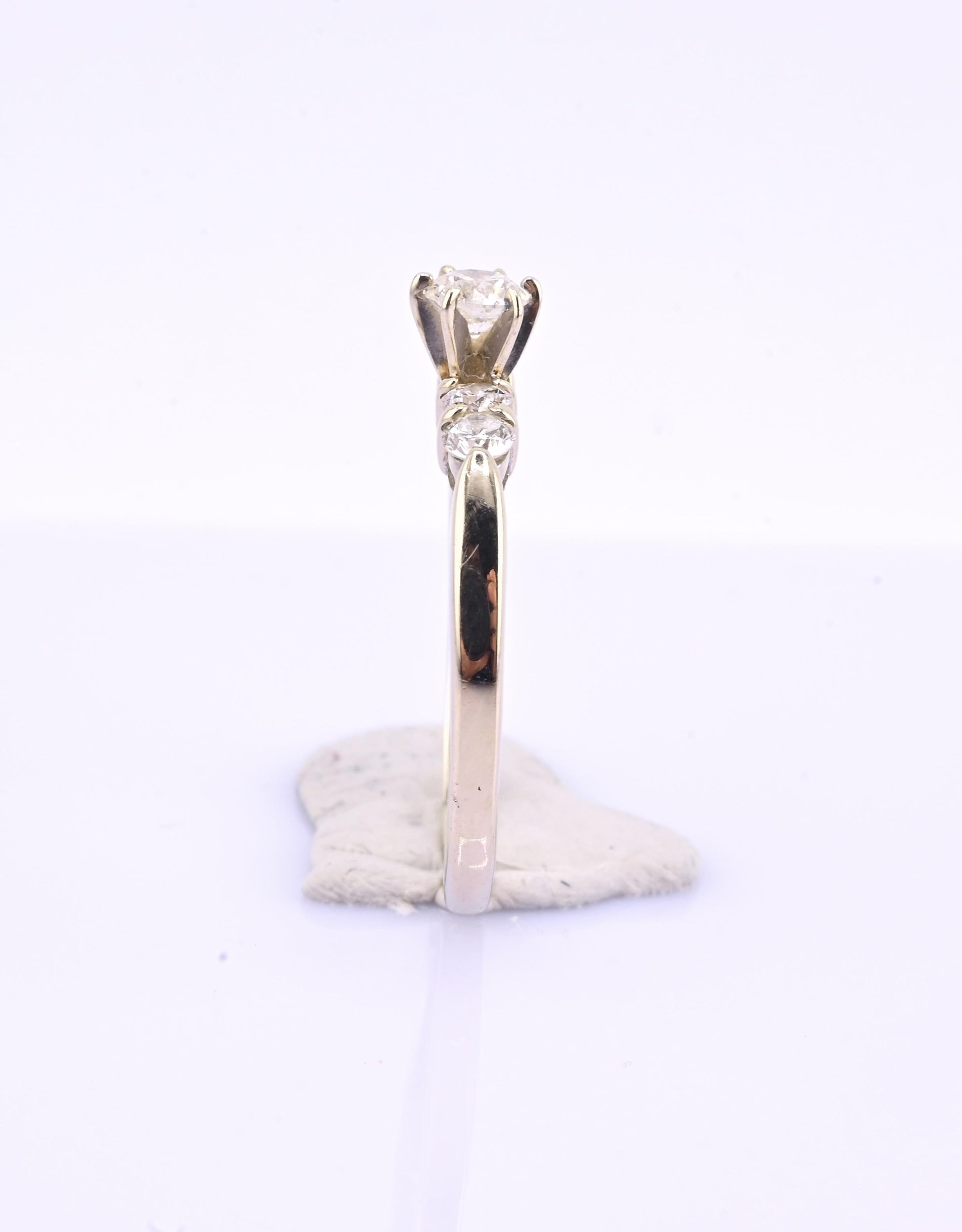 14K Yellow Gold 5-Diamond Ring 0.63 Carats Natural Diamonds Ring Size 9.5