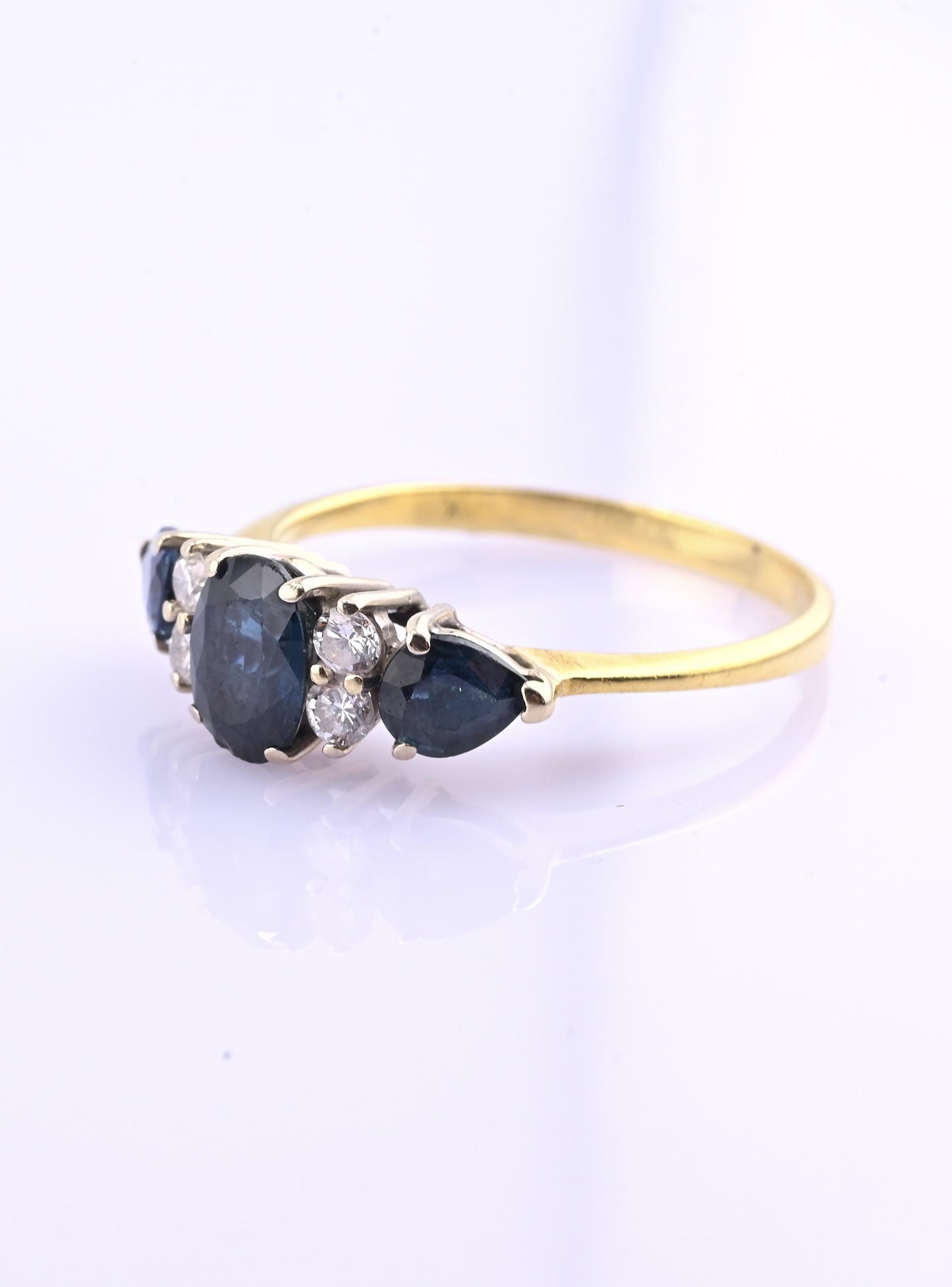 18K Gold IGI Certified Sapphire Ring VS Diamonds IGI Certified Ring Size 7.75