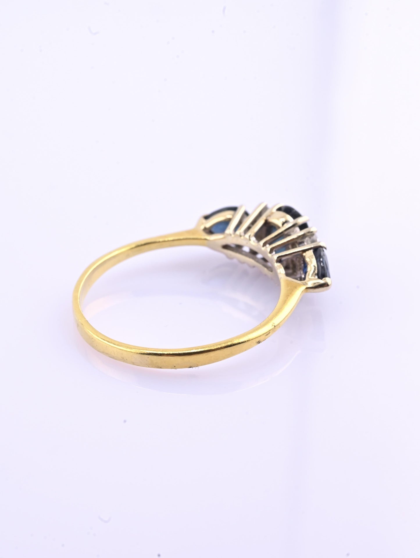 18K Gold IGI Certified Sapphire Ring VS Diamonds IGI Certified Ring Size 7.75